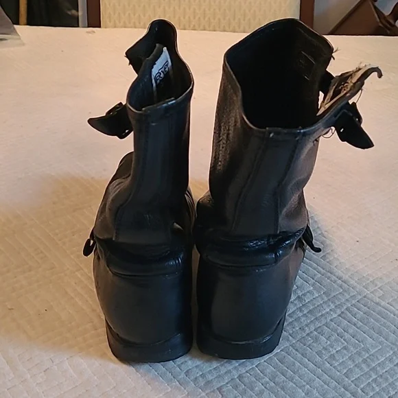 Frye Veronica Short Boots, Black, Women's Size 9 - Picture 4 of 8